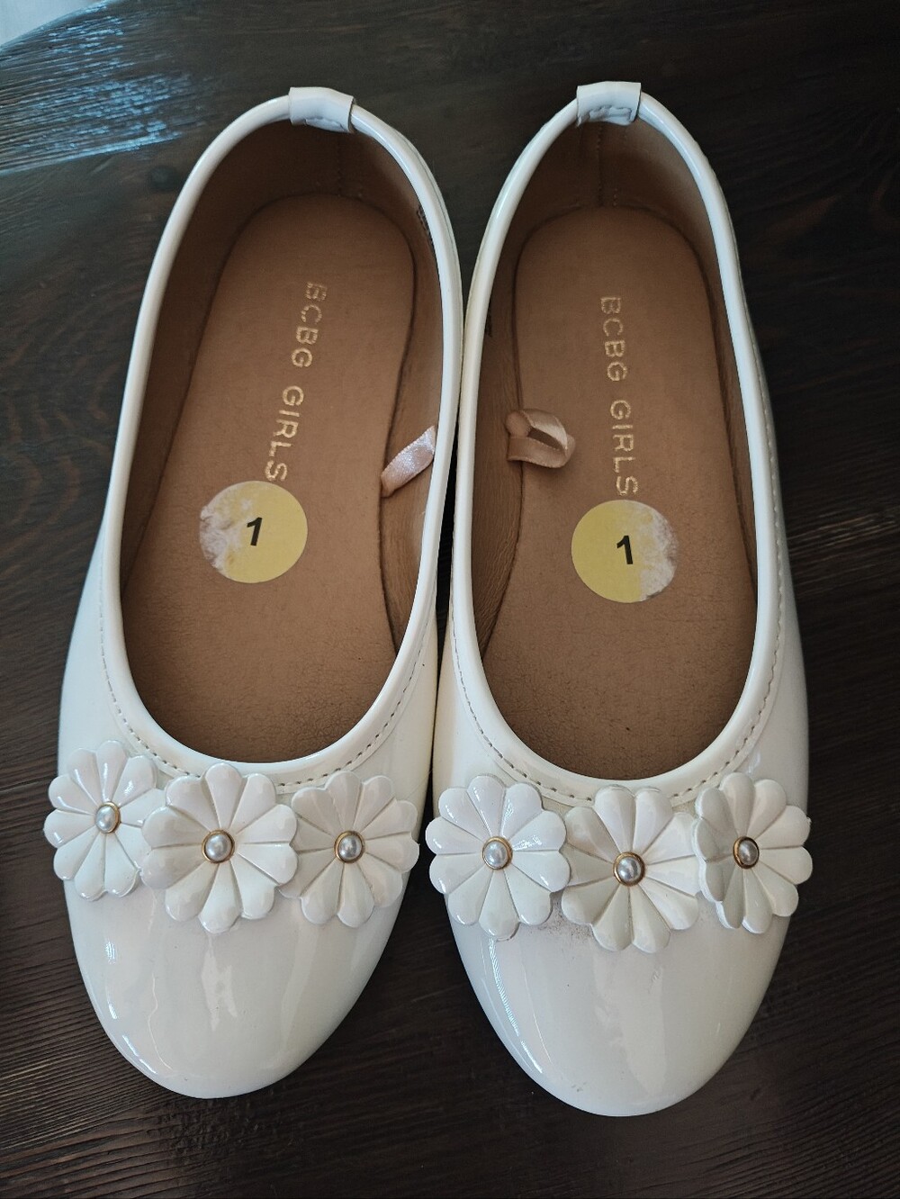 BCBG Girls White Patent Floral Ballet Flats